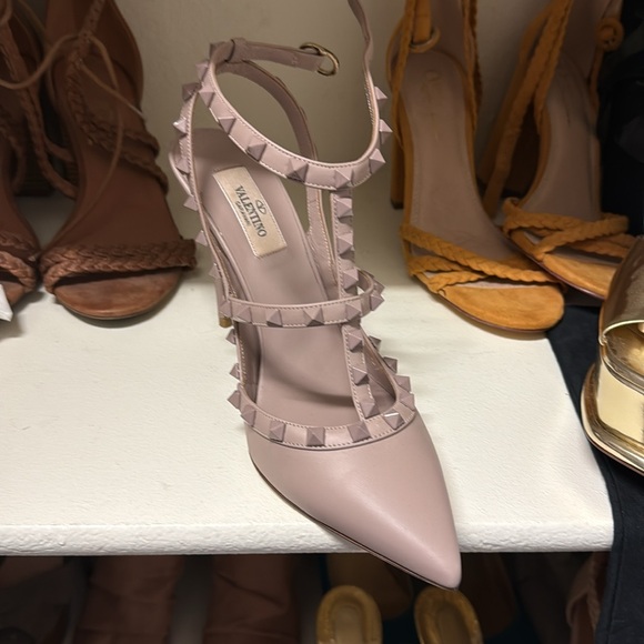 Valentino Garavani Pink Studded Heels - Picture 6 of 10